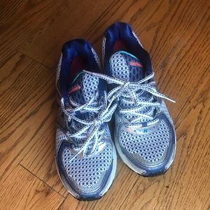 Women’s New Balance Sneakers